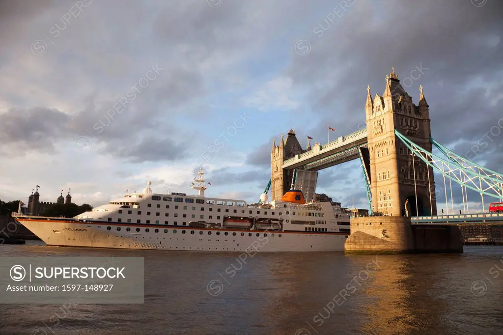 UK, United Kingdom, Europe, Great Britain, Britain, England, London, Tower Bridge, Thames River, River Thames, Landmark, Bridge, Bridges, Cruise Boat,...