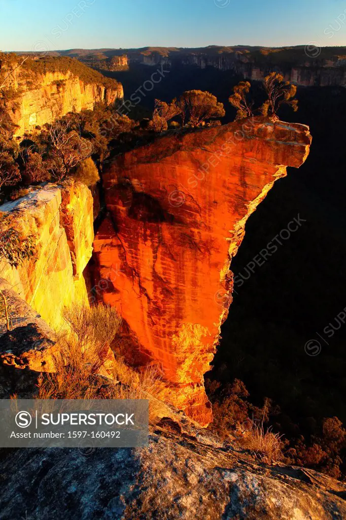 Hanging anneal rock, skirt, Blue Mountains, National park, sunrise, cliff, cliff formation, place of interest, landmark, sandstone, mountains, shades,...