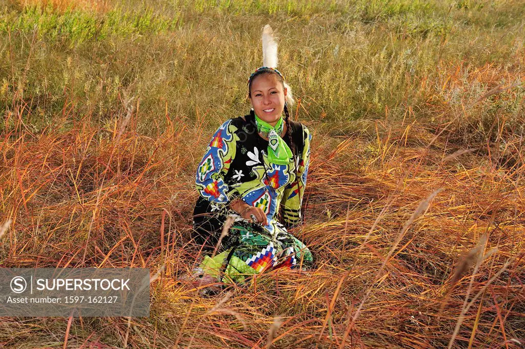 Jasmine Pickner, Oglala, Lakota, Sioux, Rapid City, South Dakota, native indian, indian, costume, feathers, ,