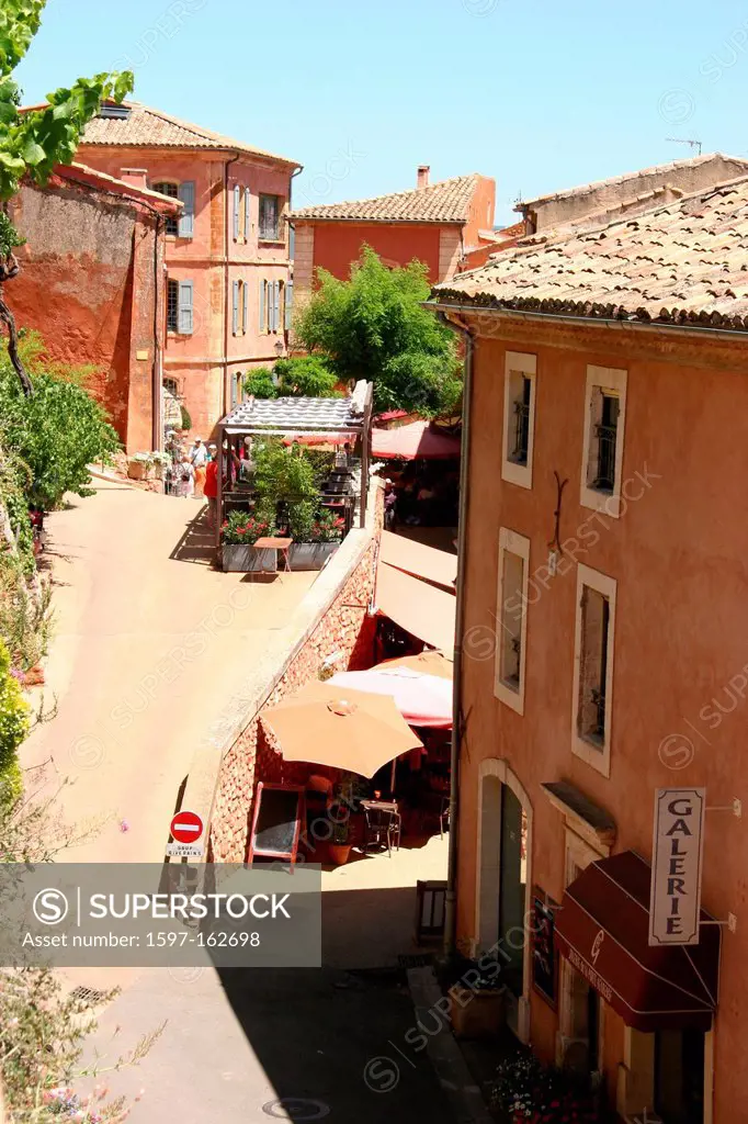 France, Europe, Luberon, Provence, Roussillon, village, ocher, color