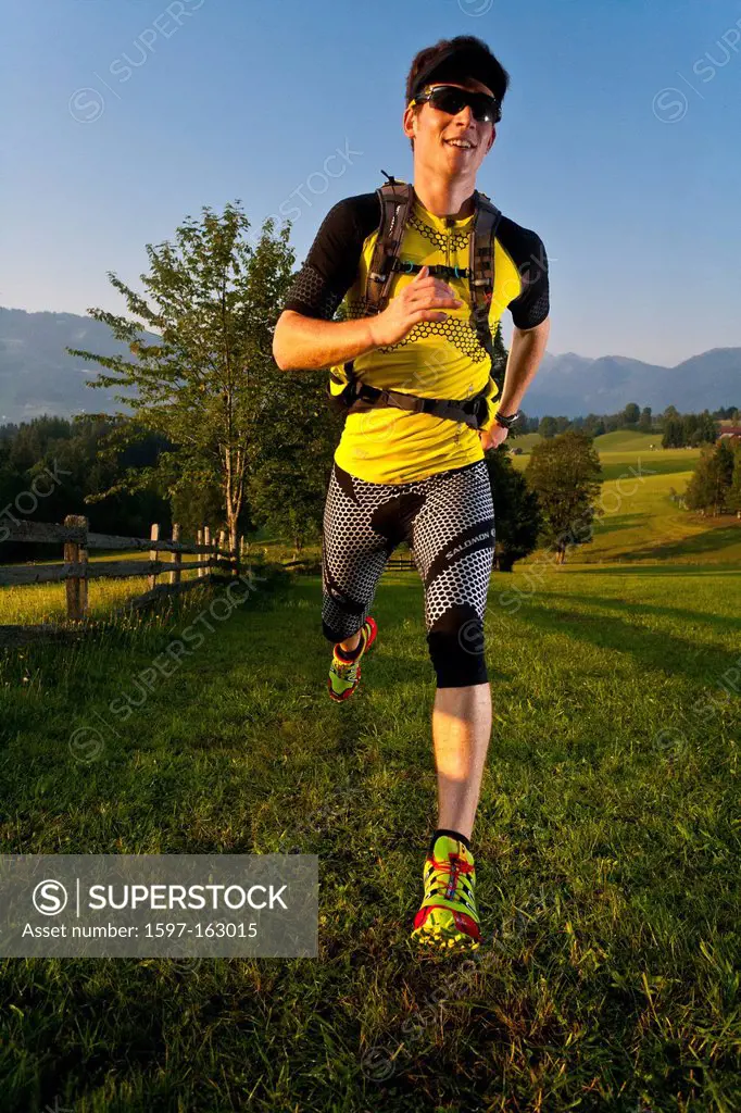 Trailrunning, Trail running, Trail, Ramsau, Dachstein, Styria, Austria, man, meadow, running, walking, run, jogging, sport, fitness, health