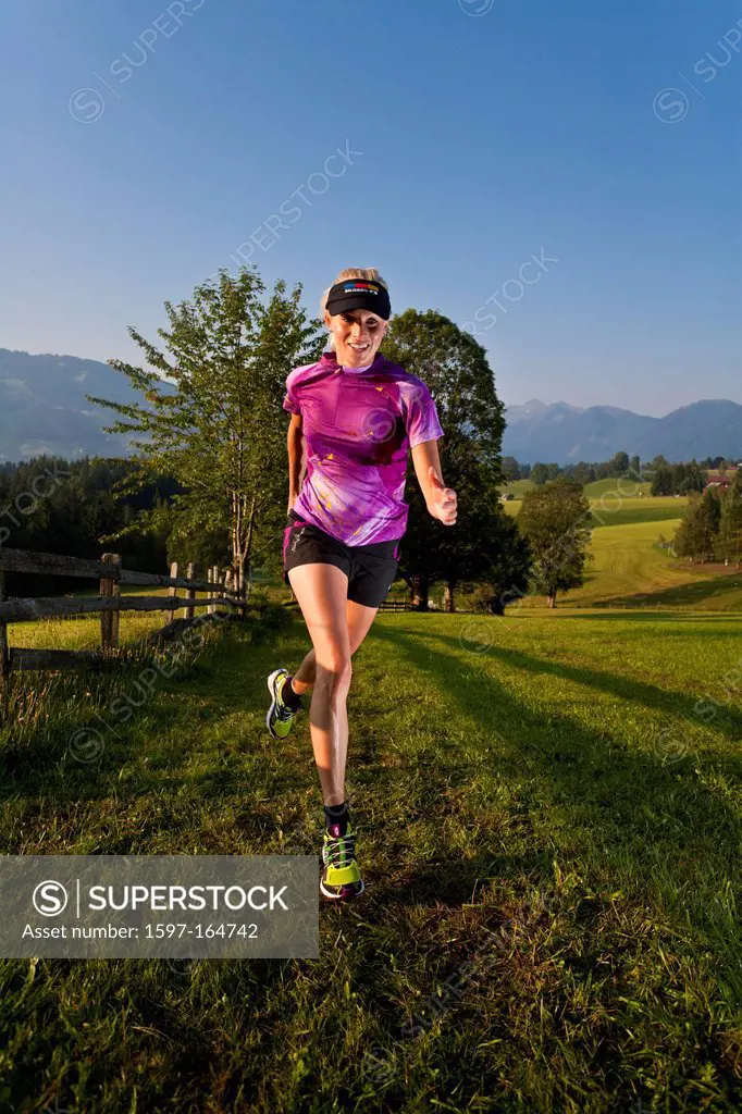 Trailrunning, Trail running, Trail, Ramsau, Dachstein, Styria, Austria, woman, meadow, running, walking, run, jogging, sport, fitness, health