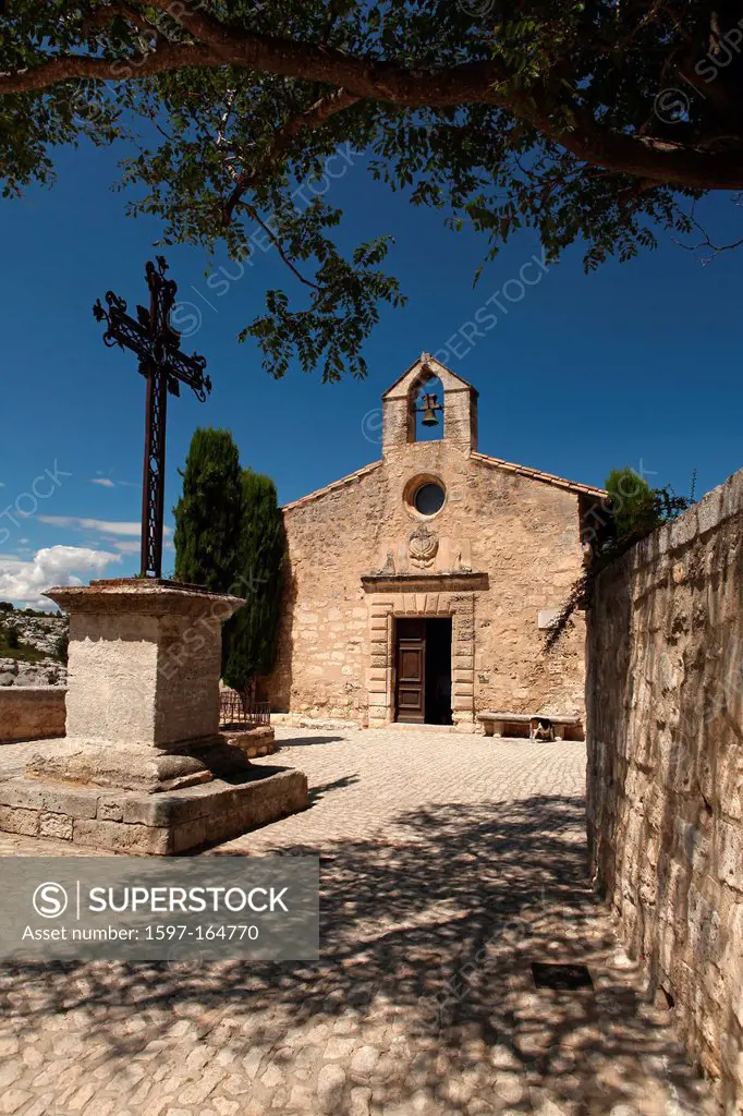 Les Baux_de_Provence, Les Alpilles, Provence, France, Bouches du Rhone, hill, tourism, church, Old Town, historical, old, cross,