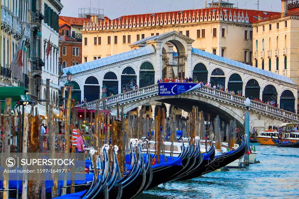 Italy, Europe, travel, Venice, Rialto, Bridge, architecture, boats, canal, colours, gondolas, Canal Grande, tourism, Unesco,