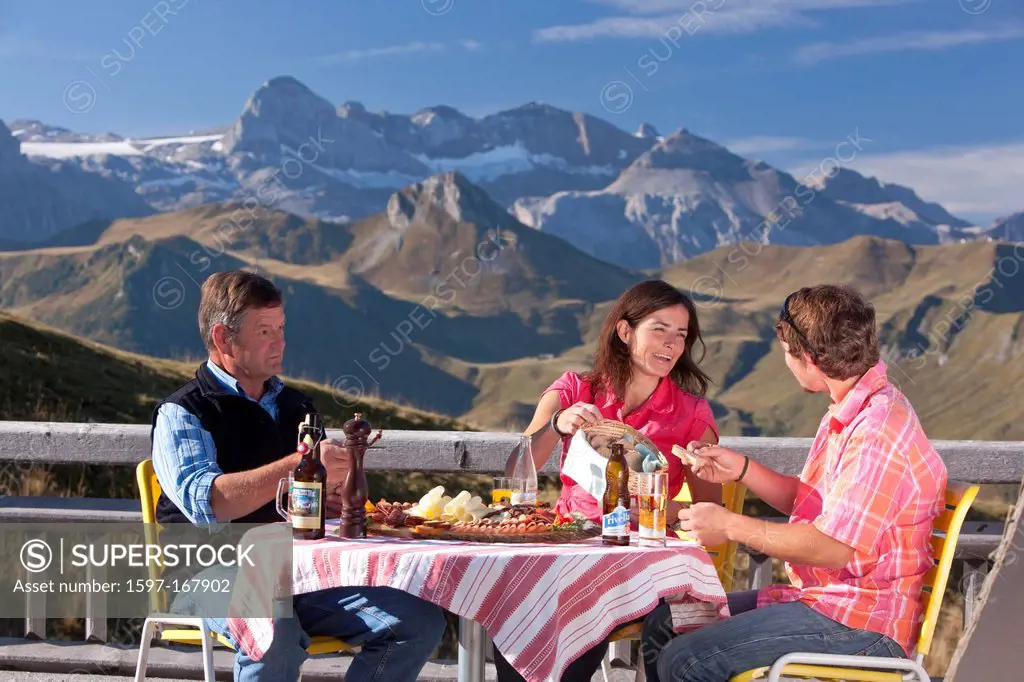 Switzerland, Europe, catering, trade, restaurant, hotel, canton Bern, Sillerenbühl, Silleren, Adelboden, mountains, group, eat, sausage, cheese