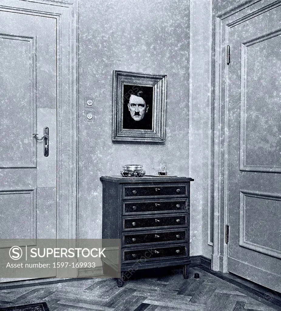 portrait, Adolf Hitler, living room, Eva Brauns´s rooms, Berchtesgaden, Germany, 1937,