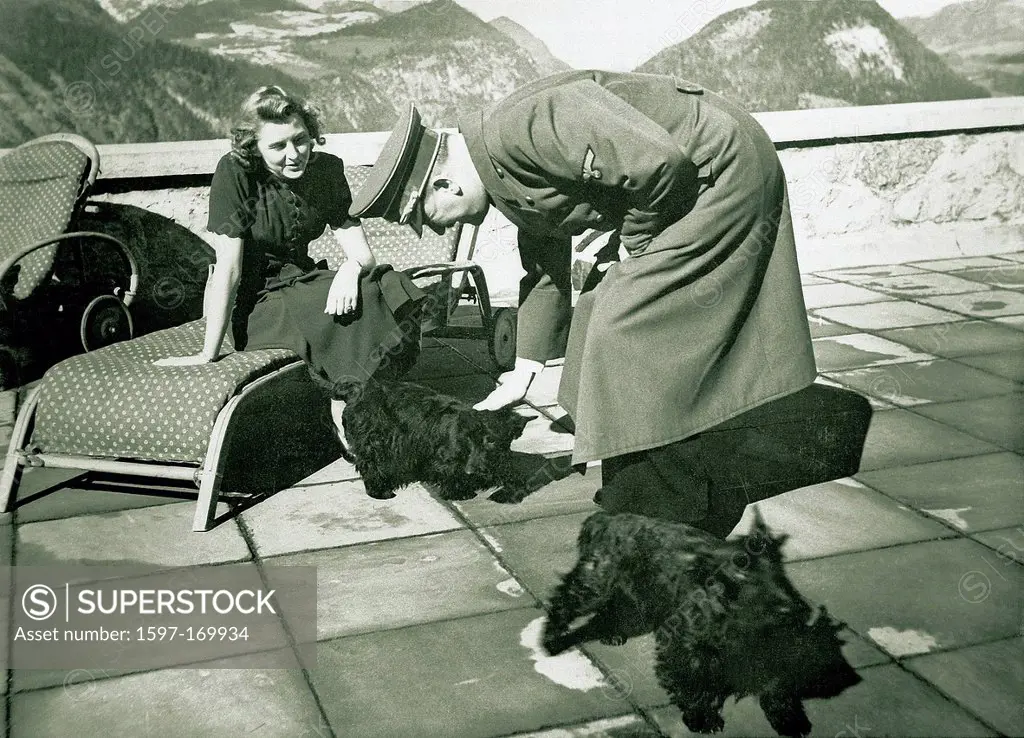 Eva Braun, Braun, Adolf Hitler, Scottish terriers, Negus, Katuschka, K Hitler, Berchtesgaden, Germany, 1942