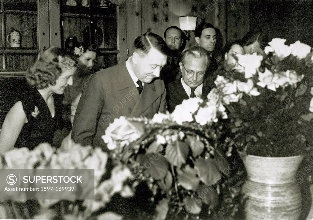 Eva Braun, Adolf Hitler, birthday party, Braun, Hitler, Herta Schneider, Berghof, Berchtesgaden, Germany, 1943, World War II,