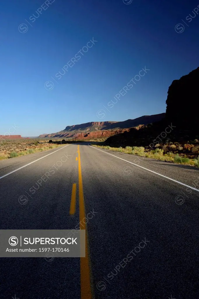 America, USA, United States, Four Corners, Colorado Plateau, Utah, red rocks, sandstone, desert, highway, road