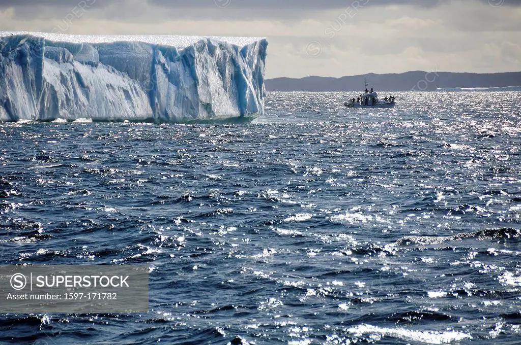 Tour boat, iceberg, choppy, sea, Iceberg Tour, Twillingate, Newfoundland, Canada, ice, floating,