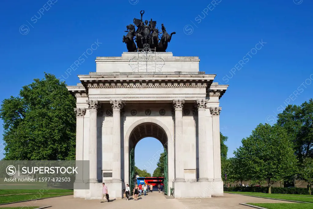 England, London, Hyde Park Corner, Wellington Arch aka Constitution Arch