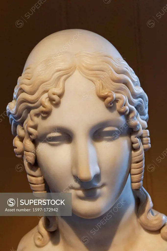 England, London, Kensington, Victoria and Albert Museum, Sculpture of Helen of Troy by Antonio Canova 1814