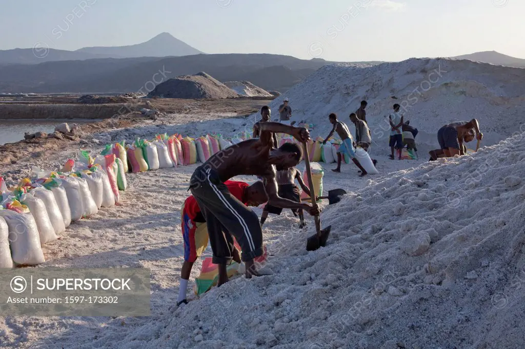 Salt production, saltwork, Afrera, lake, Africa, salt, Ethiopia, worker, bags