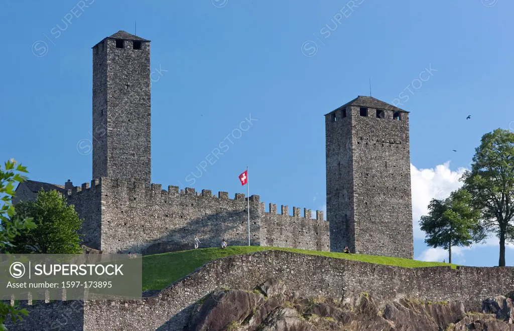Castello Grande, Bellinzona, building, construction, Castle, canton, TI, Ticino, South Switzerland, Switzerland, Europe, fort, walls, flag,