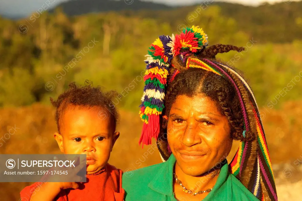 culture, ethnic, person, indigenous, people, native, tribes, tribeswoman, highlander, mother, child, Huli, Tari, valley, Tari Valley, Southern Highlan...