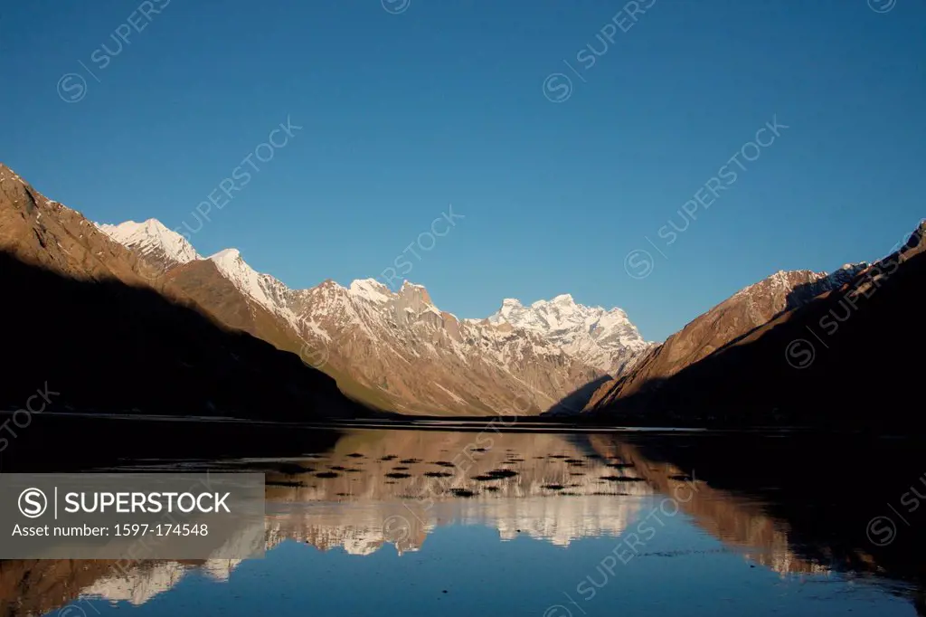 landscape, mountain, mountains, mountain range, range, mirror imaging, mirroring, reflection, water, lake, Rangdum, Suru, valley, Jammu, Kashmir, Lada...