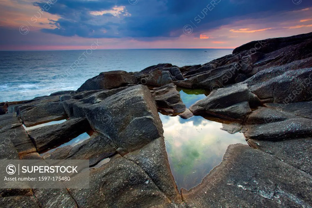 Côte Sauvage, France, Europe, Brittany, department Morbihan, coast, rock, cliff, sea, dusk, reflection