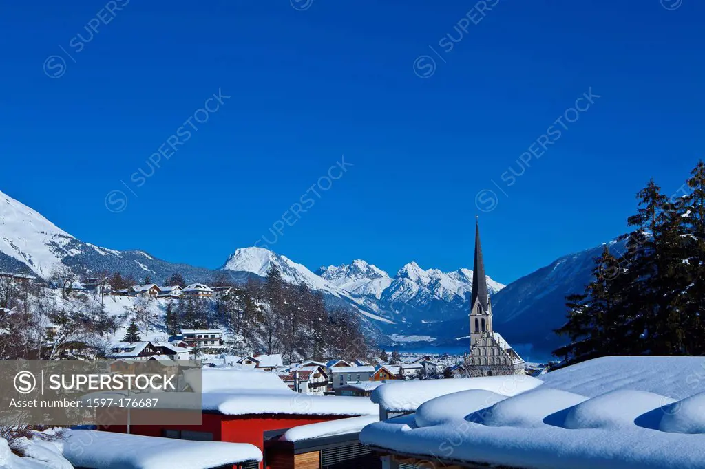 Austria, Europe, Tyrol, Oberinntal, Imst, district capital, winter, snow, church, houses, homes, mountains, Gurgltal, Mieminger chain, Wannig, Hochpla...