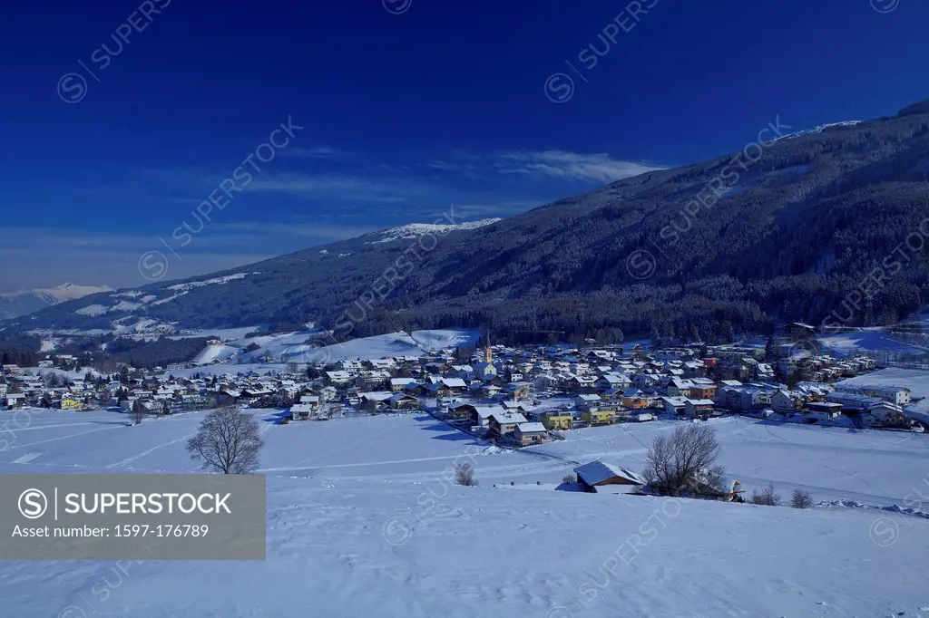Austria, Europe, Tyrol, Running, Low mountain range, eastern, easterly, Low mountain range, Winter, Place, Snow, Wood, Forest, Houses, Homes, sky, Vac...