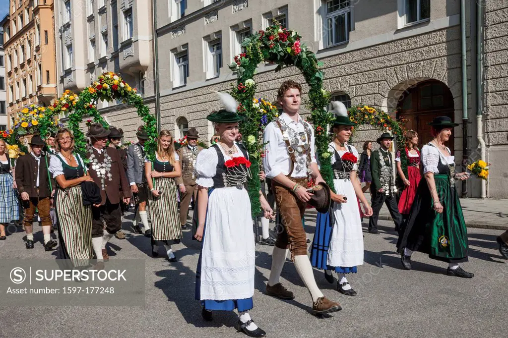 Germany, Bavaria, Munich, Oktoberfest, Oktoberfest Parade, Group in Traditional Baverian Costume