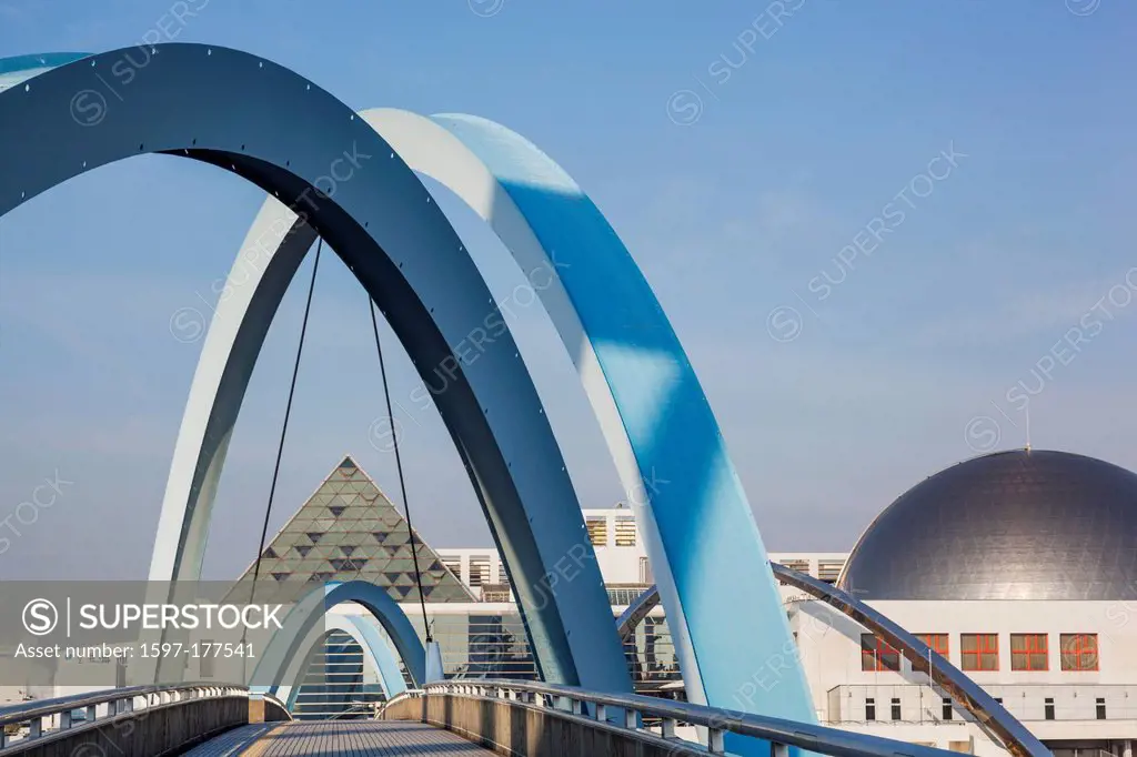 Japan, Honshu, Aichi, Nagoya, Nagoya Port, Nagoya Port Bridge and The Public Aquarium Buildings