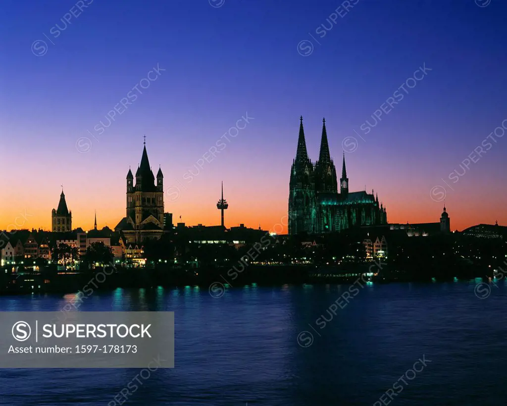 Germany, Europe, Cologne, Rhine, Rhineland, North Rhine_Westphalia, NRW, town view, Rhine promenade, city hall, church, St. Martin, tower, cathedral, ...