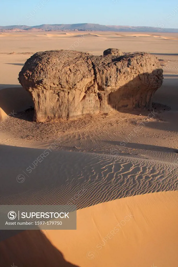 Algeria, Africa, north Africa, desert, sand desert, Sahara, Tamanrasset, Hoggar, Ahaggar, rock, rock formation, Tassili du Hoggar, evening, evening li...