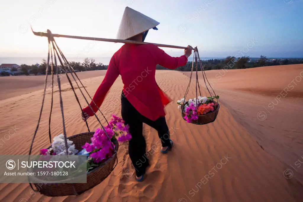 Asia, Vietnam, Mui Ne, Sand Dunes, dunes, Desert, Sand, Woman, Asian Woman, Vietnamese, Woman, Conical Hat, baskets, carry, Moody