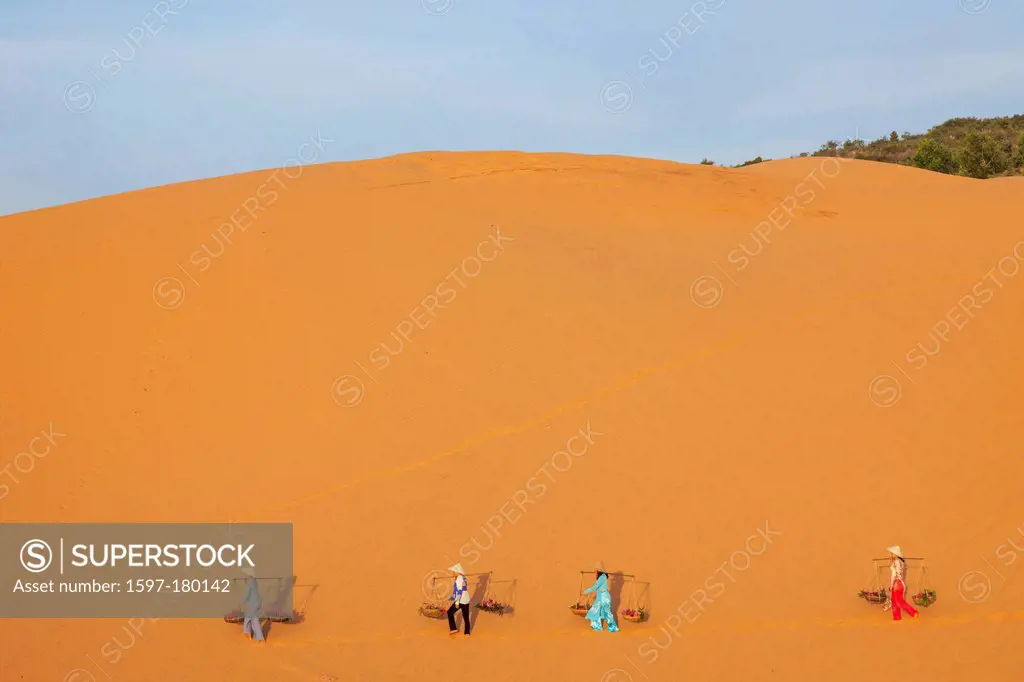 Asia, Vietnam, Mui Ne, Sand Dunes, dunes, Desert, Sand, Woman, Asian Woman, Vietnamese, Woman, Conical Hat, baskets, carry, Graphic, hat,