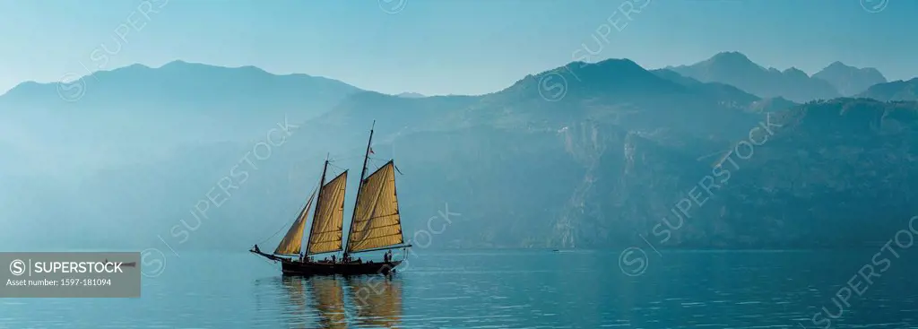 Italy, Europe, Lago di Garda, Verona, Malcesine, Sailing ship, lake Garda, landscape, water, autumn, mountains, lake, ships, boat,