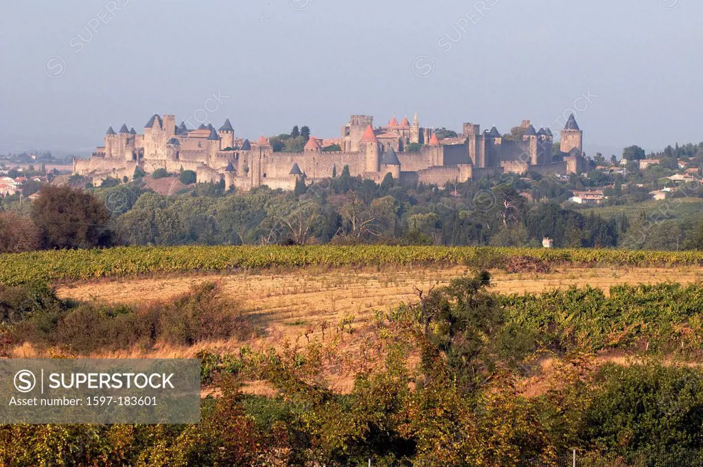 Europe, France, Languedoc, Roussillon, Carcassonne, town, fields
