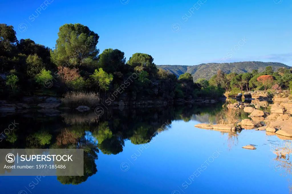 Andalusia, tree, trees, cliff, rock, river, flow, mountains, water, lynx habitat, national park, Sierra de Andújar, reflexion, Rio Jándula, protective...
