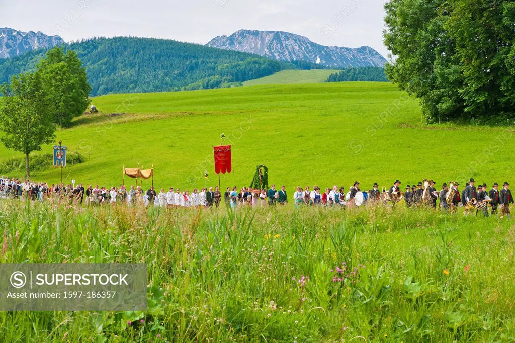 Bavaria, Germany, Europe, Upper Bavaria, Höglwörth, Rupertiwinkel, Berchtesgaden country, Berchtesgaden, meadow, procession, Corpus Christi procession...