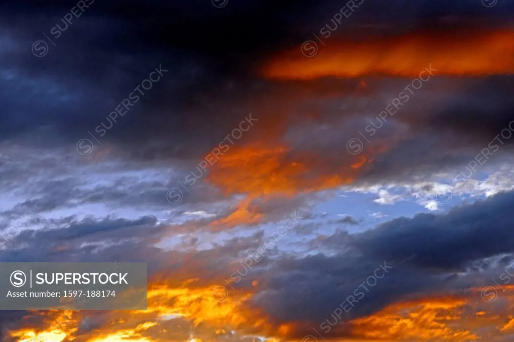 Europe, France, FR, Auvergne, Vichy, evening sky, sky, heaven, mood, clouds,