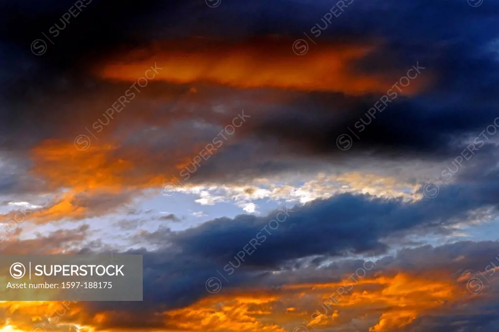 Europe, France, FR, Auvergne, Vichy, evening sky, sky, mood, clouds,