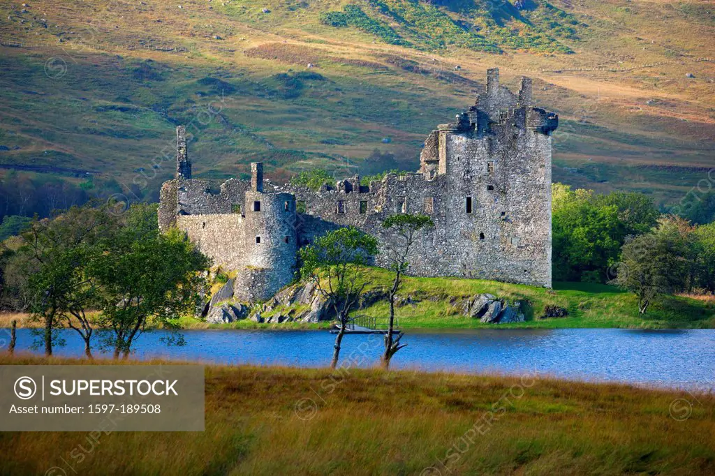 Kilchurn Castle, Great Britain, Europe, Scotland, Loch Awe, lake, water, castle, ruins, trees, meadow, autumn
