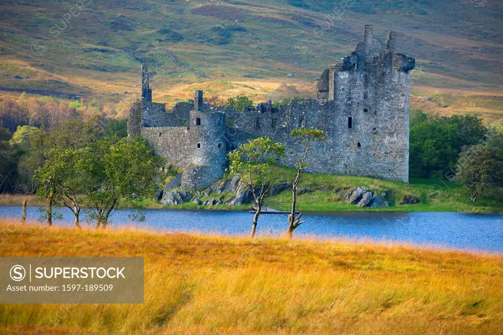 Kilchurn Castle, Great Britain, Europe, Scotland, Loch Awe, lake, water, castle, ruins, trees, meadow, autumn