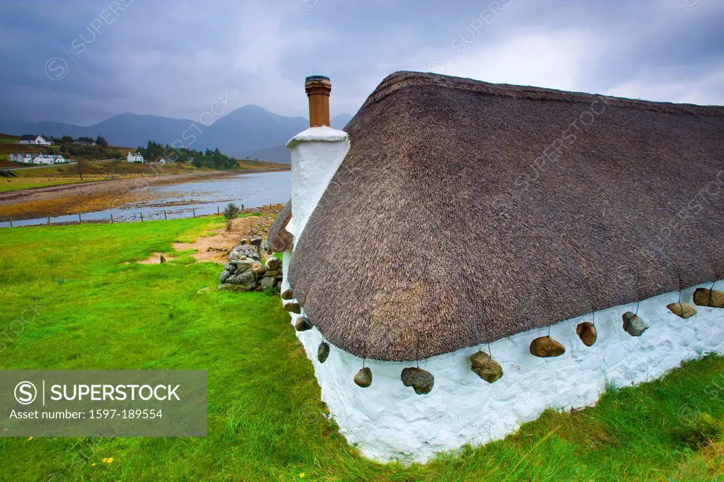 Luib, Great Britain, Europe, Scotland, island, isle, Skye, sea, coast, house, home, reed roof, thatched roof,