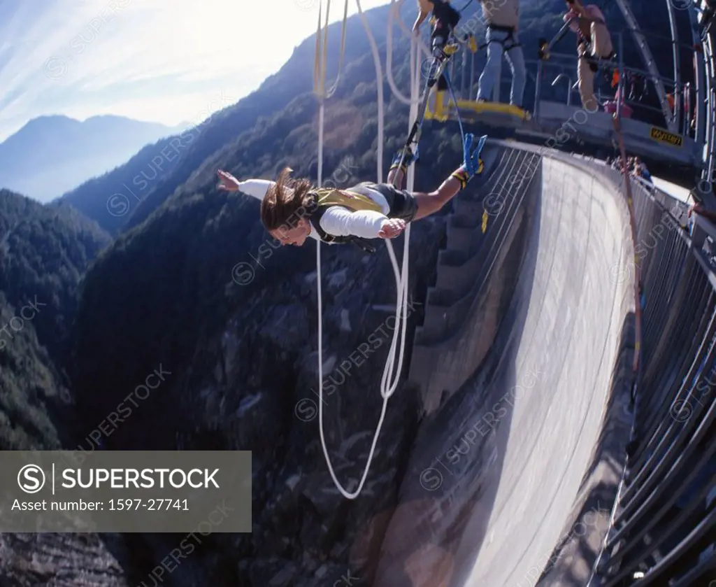 Bungee jumping, Bungy, dam wall, Verzasca dam, canton Ticino, Switzerland, Europe, gulch