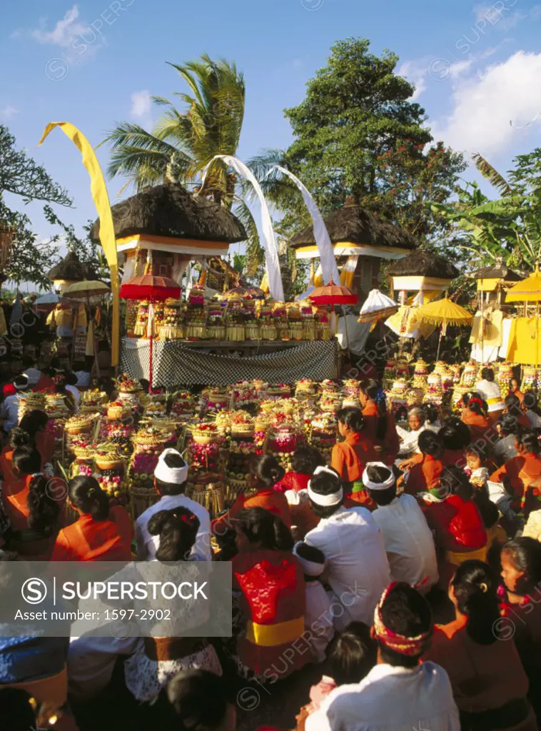 10227335, Bali, Asia, flags, banners, people, offering, religiously, ceremony, formality, temple, Ubud,