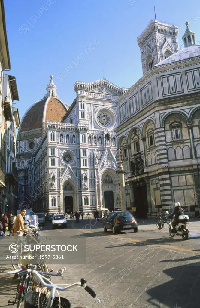 10585910, baptistry, cathedral, dome, bicycles, bikes, Florence, Italy, Europe, cathedral, Piazza del Duomo, landmark,