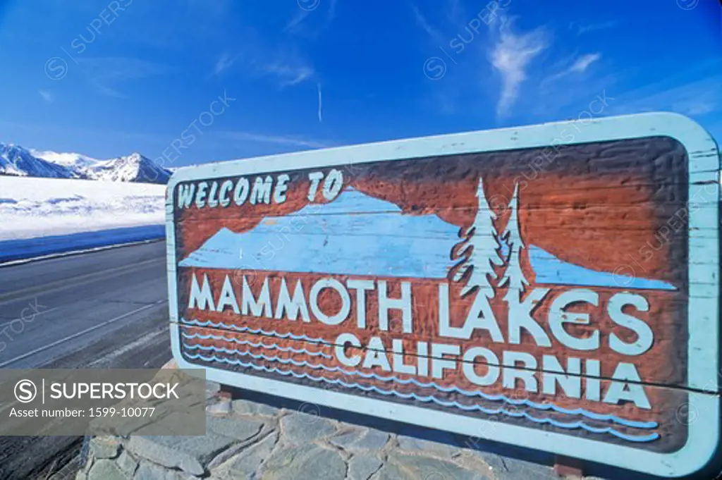 Welcome to Mammoth Lakes California” sign along roadway, Mammoth, California