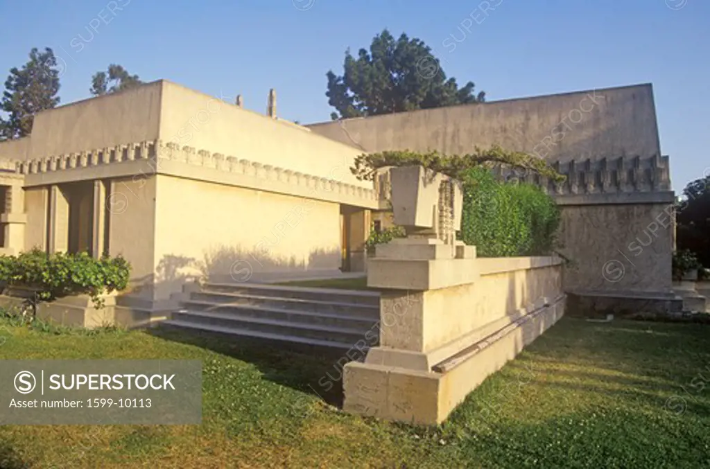 Frank Lloyd Wright's Hollyhock House”, Los Angeles, California