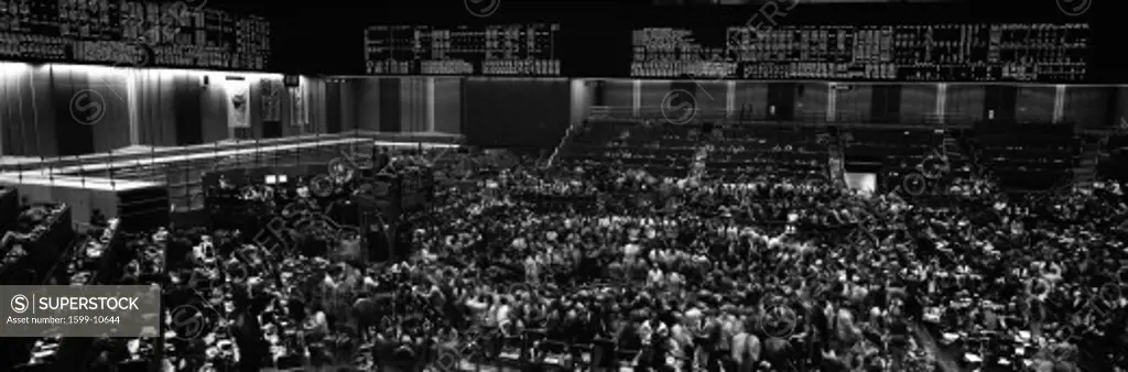 Grayscale panoramic view of Chicago Mercantile Exchange