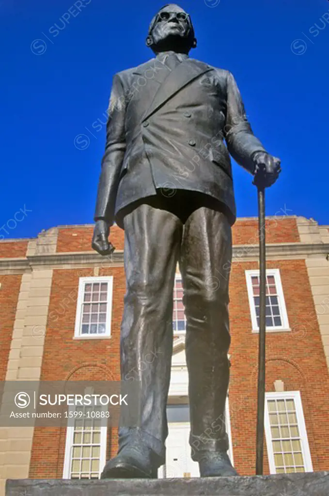 Statue of Harry S. Truman in front of the Jackson County Courthouse, Independence, MO
