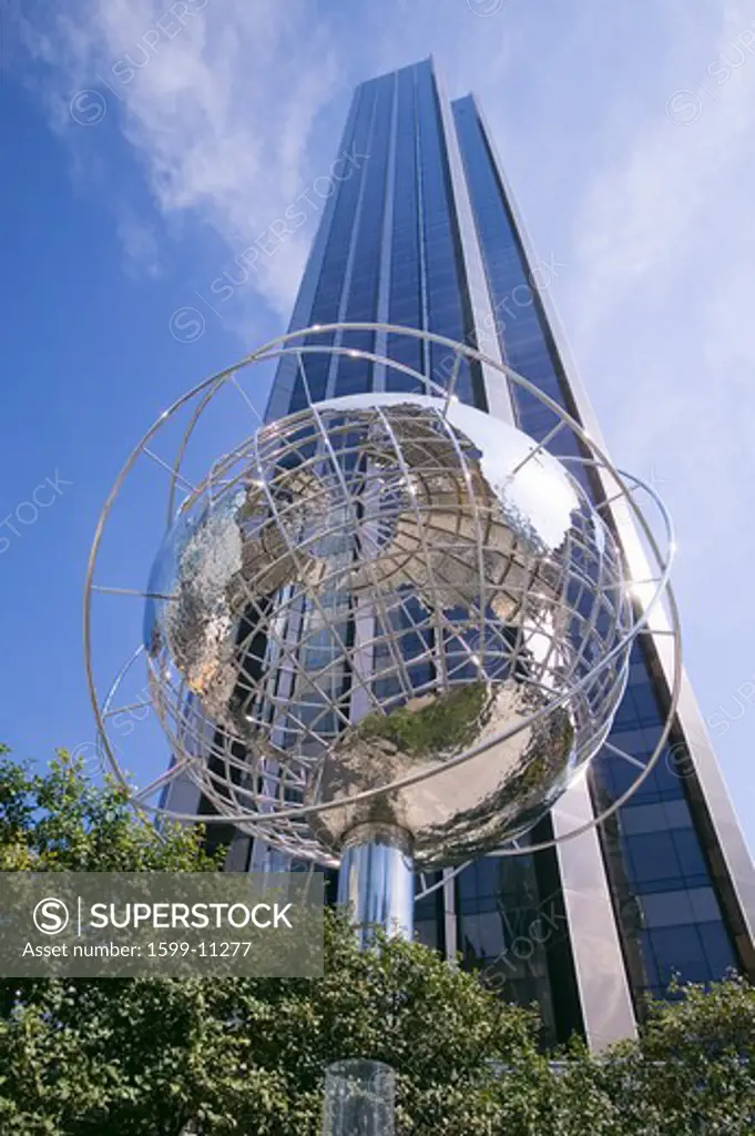 Sculptor of Earth in front of Trump Towers in Manhattan, New York City, New York