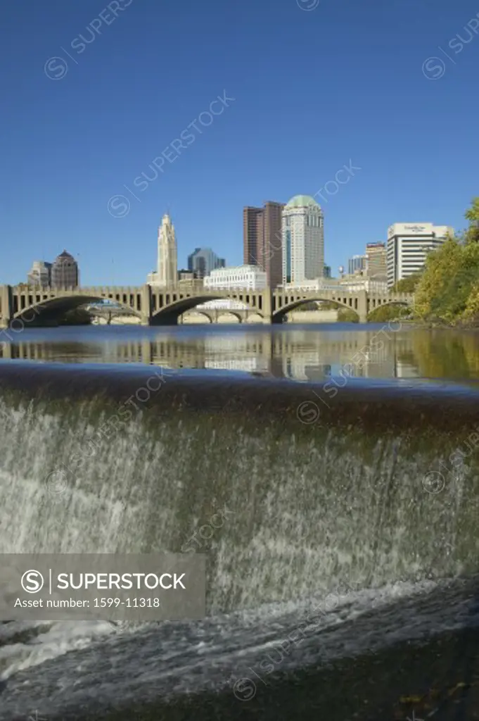 Scioto River with waterfall and Columbus Ohio skyline