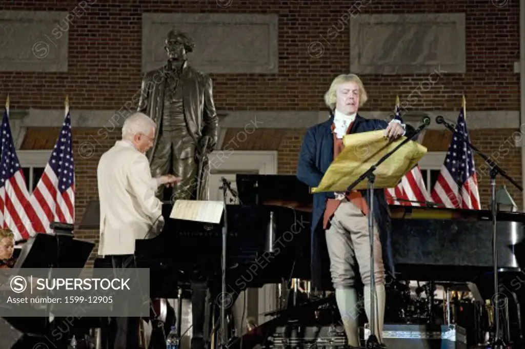 Thomas Jefferson reads Declaration of Independence in front of Independence Hall, Philadelphia, PA on July 3, 2008