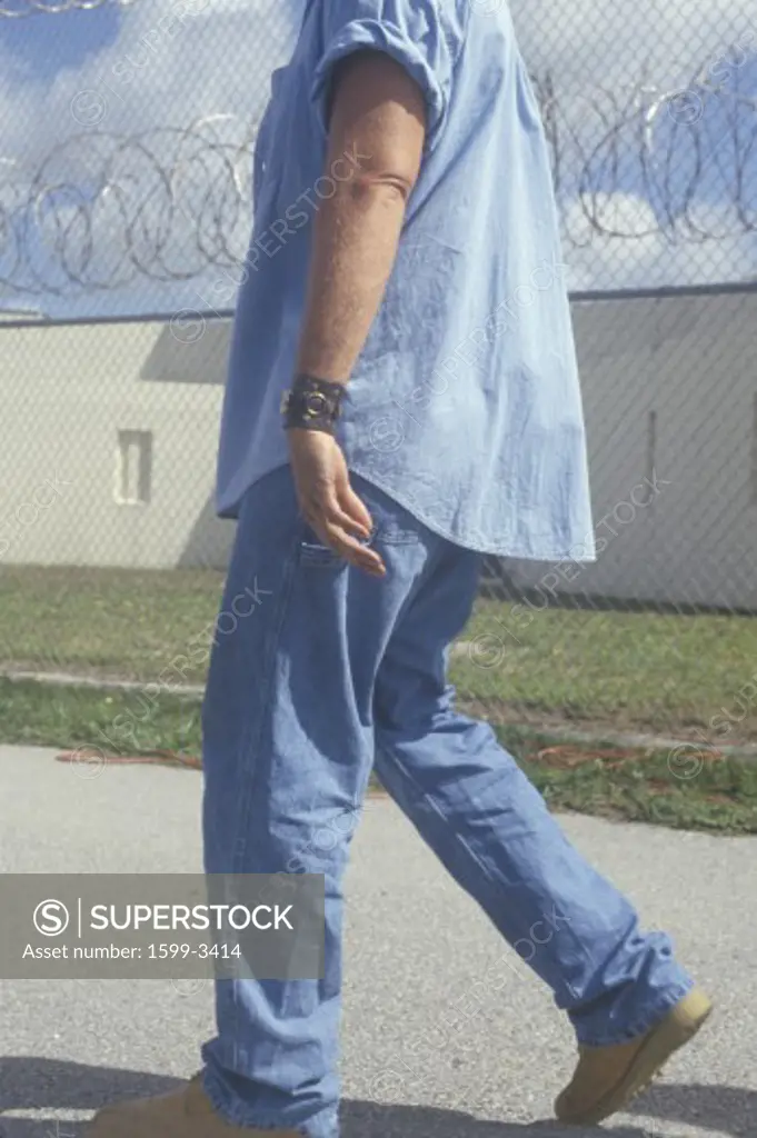 Prisoner at Dade County Correctional Facility, FL