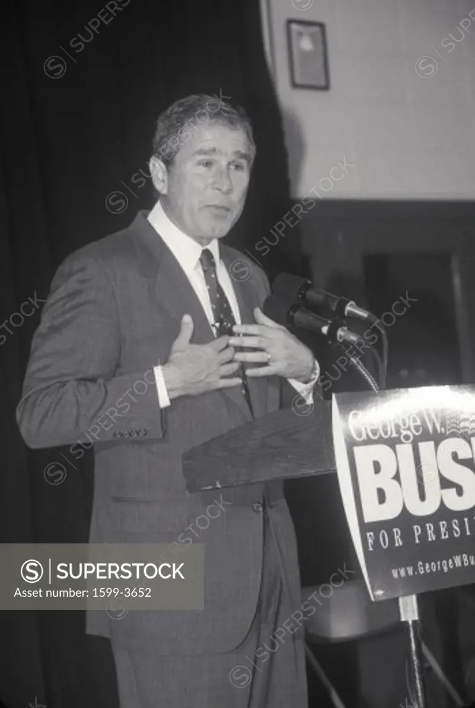 George W. Bush speaking at Londonderry High School, NH, January 2000